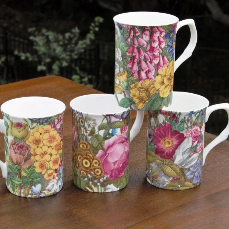 4 A Botanical Can Mugs, Set of 4