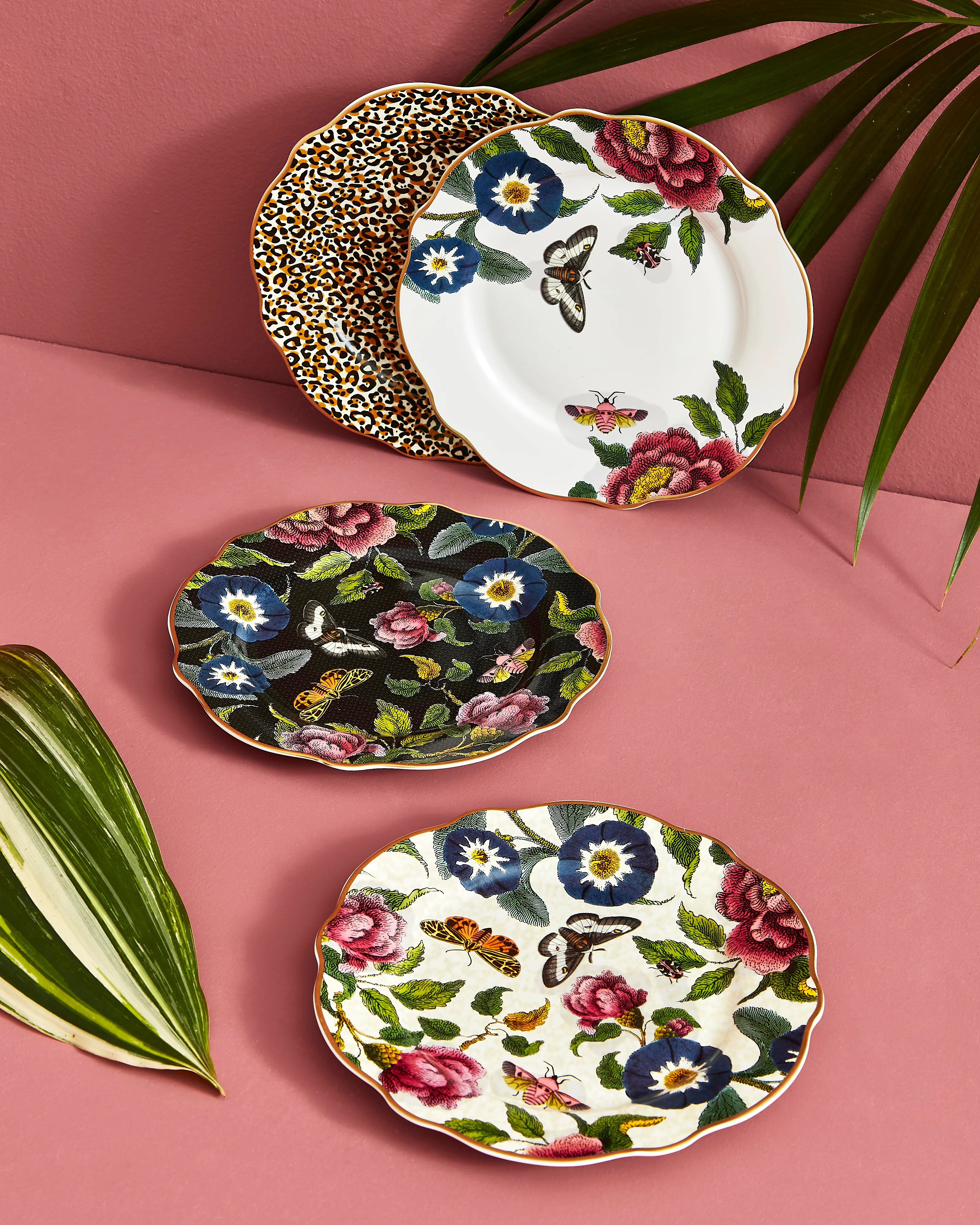 Spode Creatures of Curiosity Dessert Plates Set of 4 (Assorted) - Image 4
