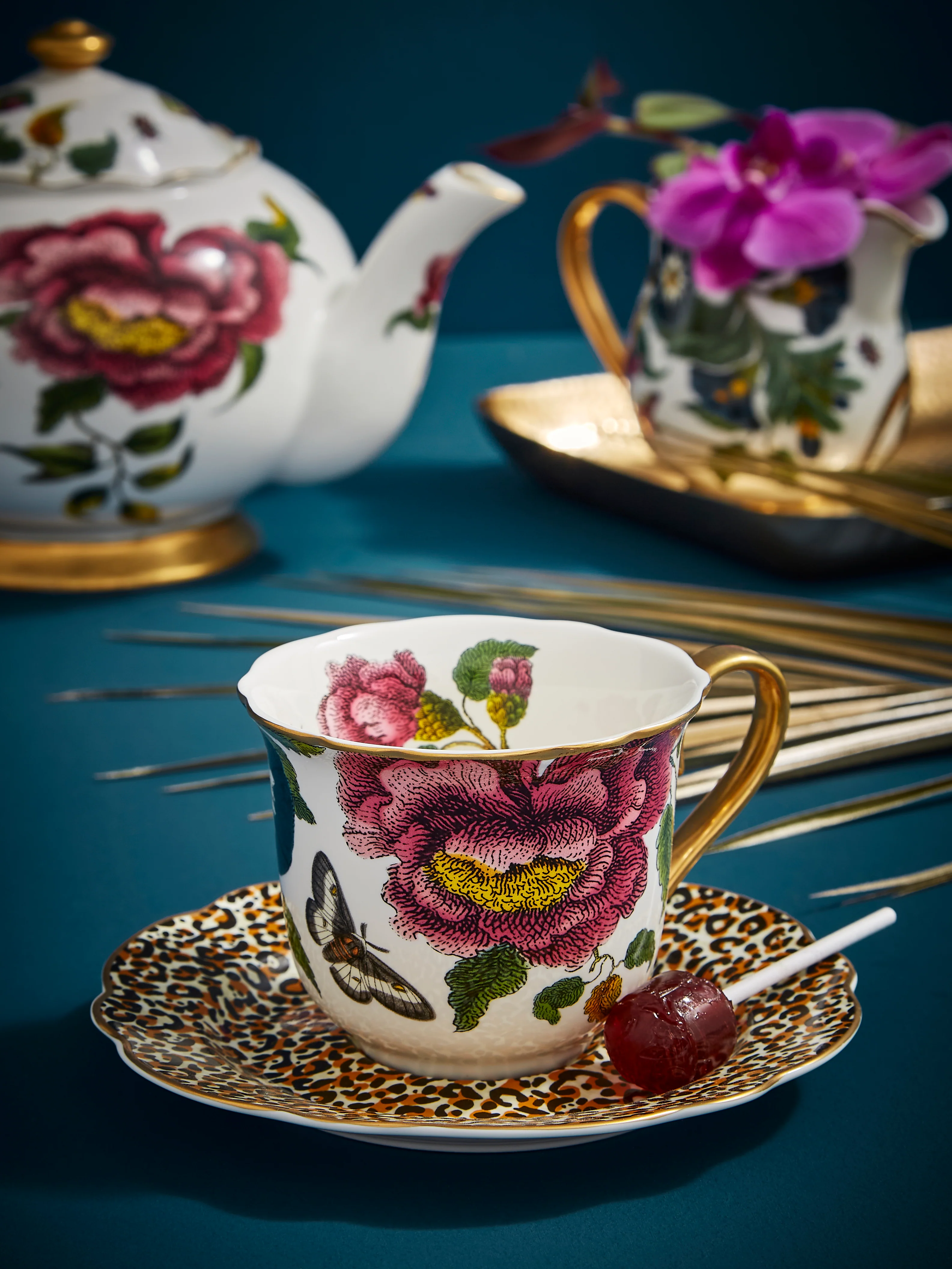 Spode Creatures of Curiosity Leopard Teacup and Saucer (White/Leopard) - Image 4